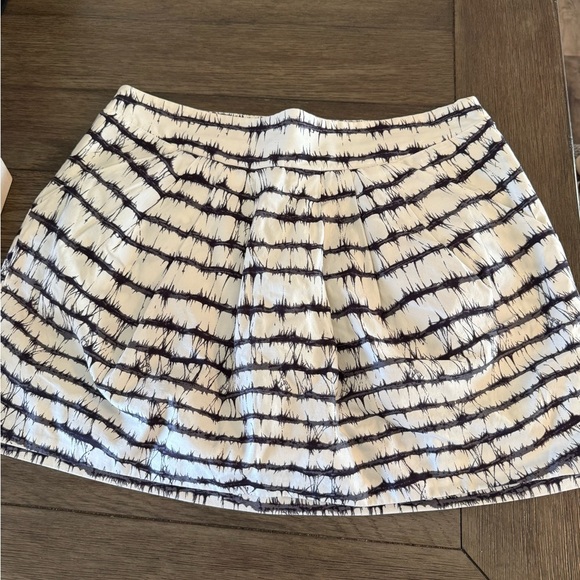 Diane Von Furstenberg Black and White Mini Skirt - Picture 1 of 3